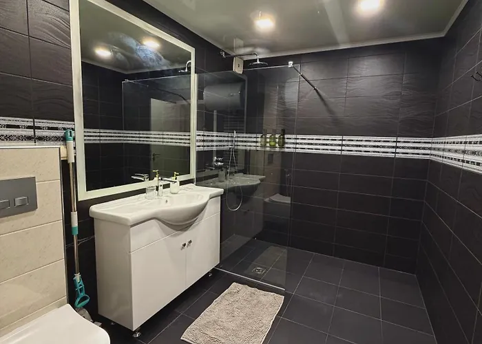 Draganovi 8b アパート *